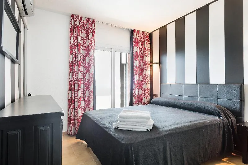 Apartamentos Sallés Beach L'Estartit 3*,