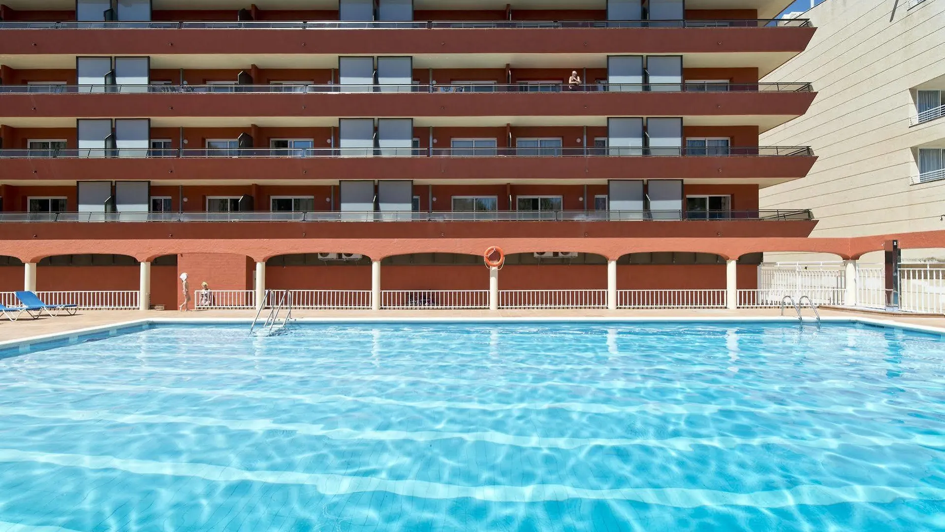 Apartamentos Sallés Beach L'Estartit 3*,